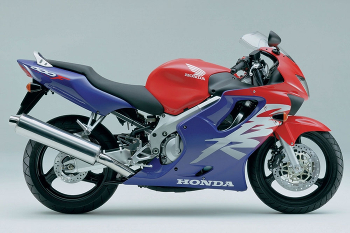Ejes de motor, ruedas y basculantes para Honda CBR F 600 1999 - 2007