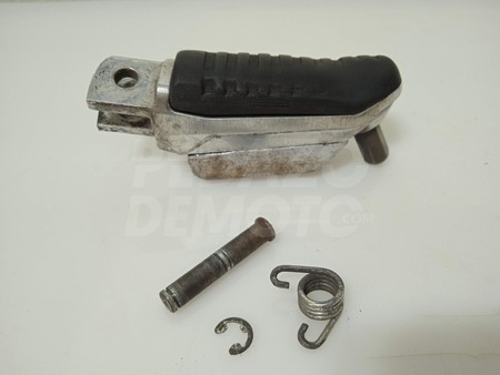 Estribera delantera izquierda Suzuki GSR 600 2006 - 2009