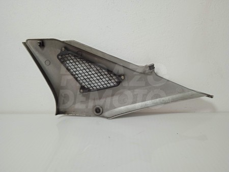 Tapa bajo asiento derecha Honda CBF 250 2004