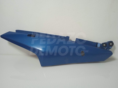 Tapa bajo asiento derecha Suzuki V-Strom 650 2004 - 2006