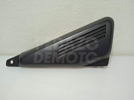 Tapa bajo asiento derecha Yamaha FZS Fazer 600 1998 - 2003