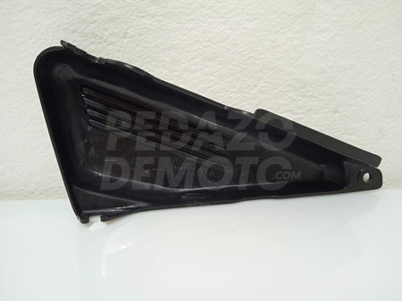 Tapa bajo asiento derecha Yamaha FZS Fazer 600 1998 - 2003