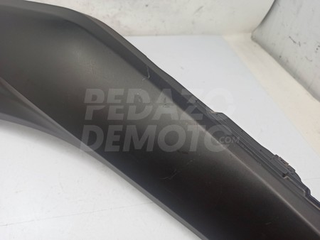 Tapa bajo asiento derecha Yamaha X-Max 250 2018 - 2021