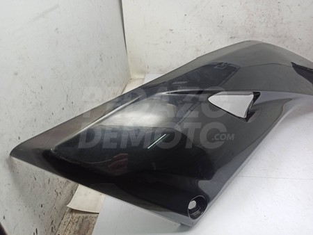 Tapa bajo asiento derecha Yamaha X-Max 300 2018 - 2021