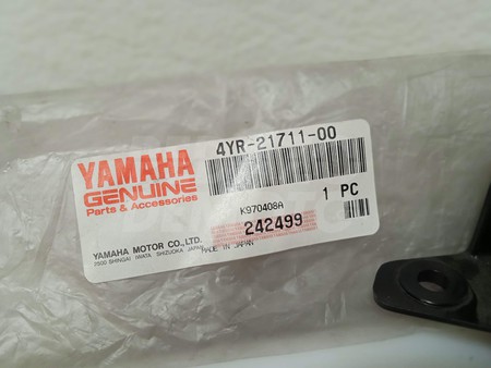 Tapa bajo asiento izquierda Yamaha FZS Fazer 600 1998 - 2003