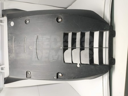 Tapa inferior suelo Suzuki Burgman 125 2007 - 2015