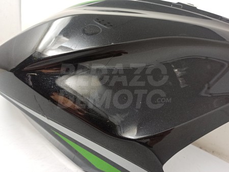 Tapa lateral derecha depósito Kawasaki Z 800 2013 - 2015