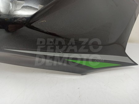 Tapa lateral derecha depósito Kawasaki Z 800 2013 - 2015