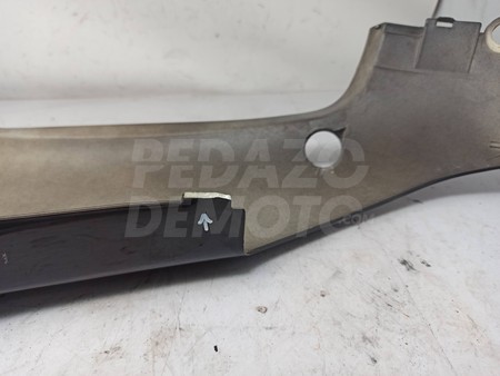 Tapa lateral derecha Honda Arroba 150