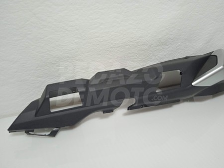 Tapa lateral izquierda Yamaha MT 09 Tracer 900 2015