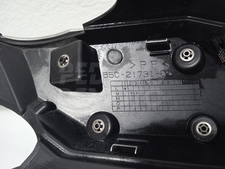 Tapa lateral izquierda Yamaha MT 09 Tracer 900 2015