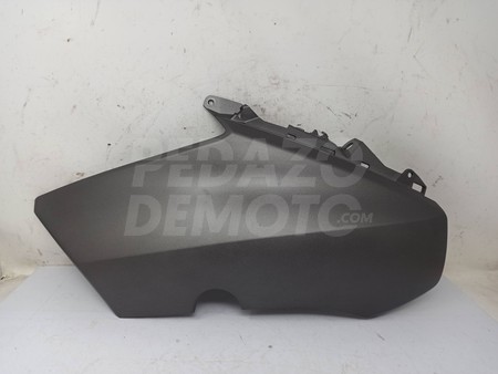 Tapa lateral izquierda Yamaha X-Max 300 2018 - 2021