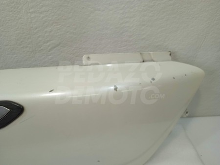 Tapa lateral trasera derecha Piaggio X7 125