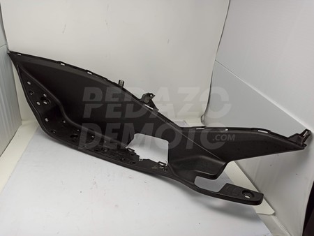 Tapa suelo izquierda Honda PCX 125 2014 - 2018